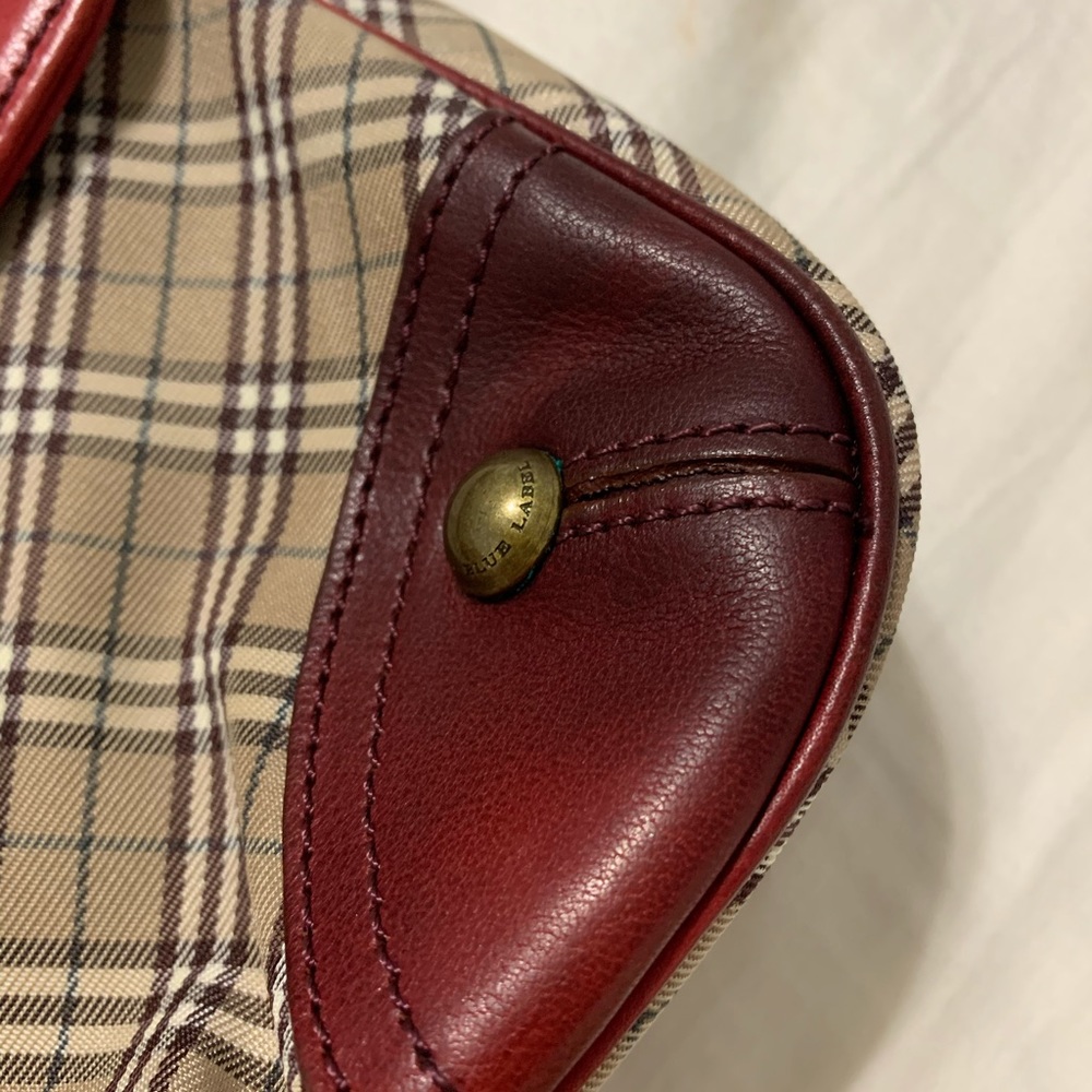 ✨ Authentic ✨BURBERRY Purse - Picture 7 of 8